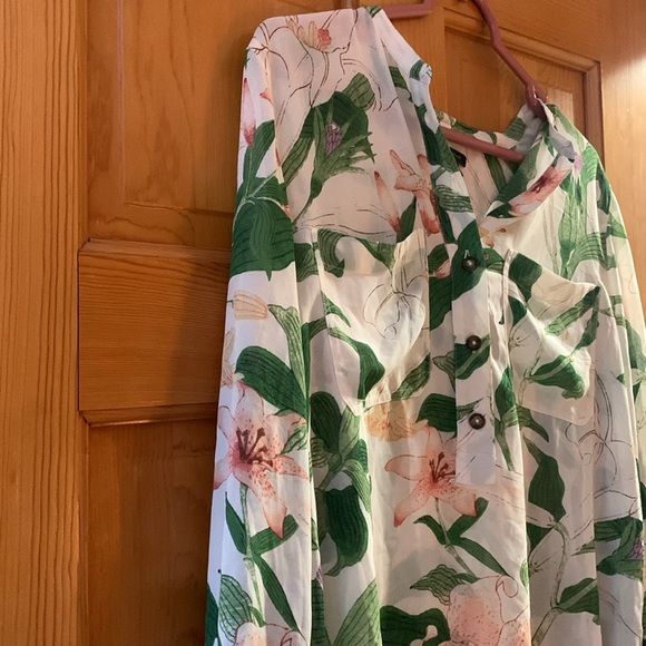 Ann Taylor Blouse - Size M - Picture 3 of 5